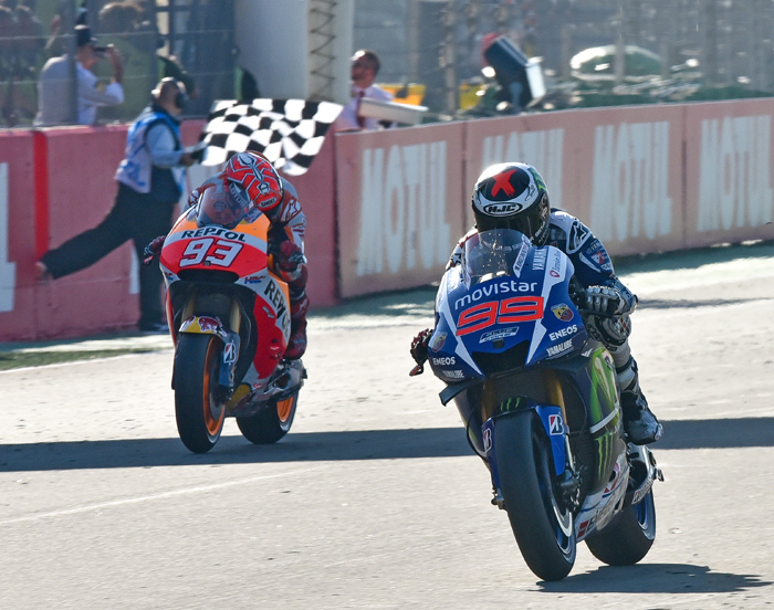 Valencia MotoGP finih line photo 2015