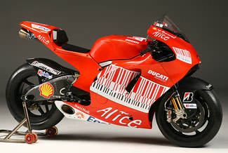 Casey Stoner Ducati D16 Desmosedici GPO8 GP08 MotoGP World Champion bike photos pictures images