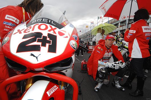 Bayliss Pit Lane Madny-Cours World Superbike