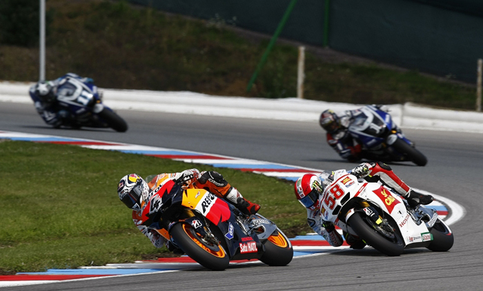 Simoncelli, Dovizioso, Drno action photo