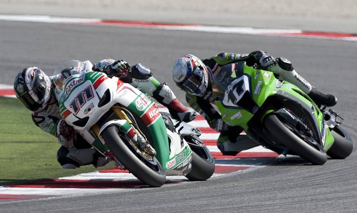 Ruben Xaus heads Joan Lascorz at Misano