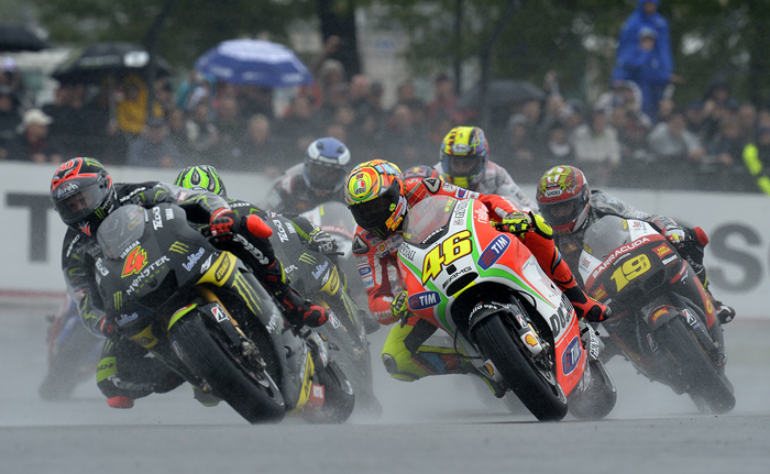 valentino rossi race action Lemans MotoGP picture