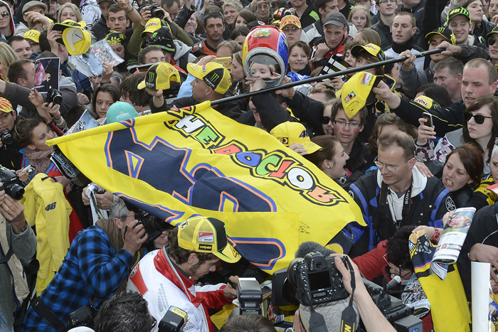 Valentino Rossi race fans